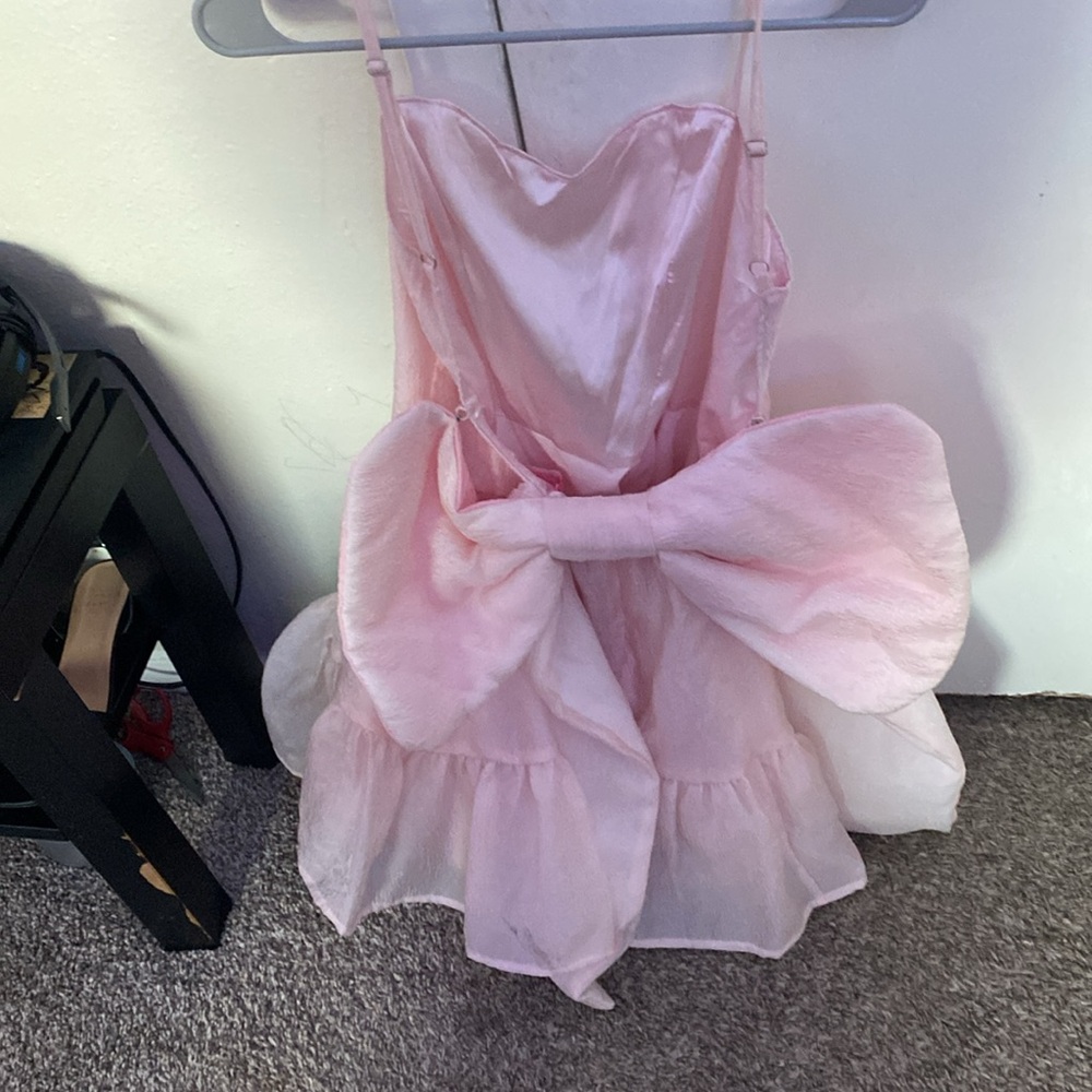 Pink bow dress - Picture 2 of 5